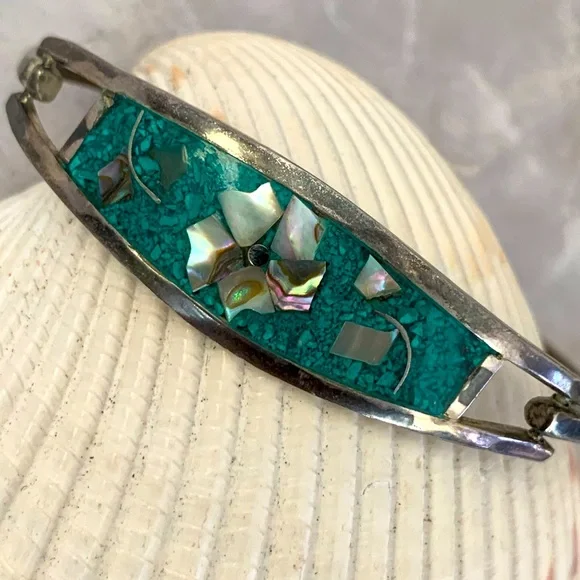 Taxco Sterling Silver Bracelet with Mother of Pearl and Crushed Malachite Inlay - Picture 9 of 9